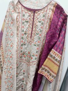 Beautiful Pakistani Kurti Set