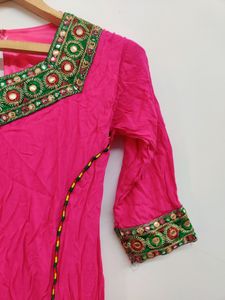 Pink &amp; Green Kurta Set