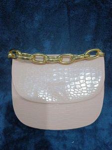 CUTESY SLING BAG