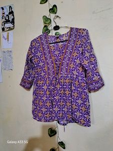 Purple 💜 Top ..Like New