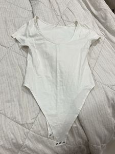 h&amp;m scoopback White Short Sleeve Bodysuit