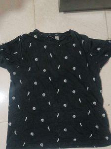 H&M Skull Print Tee