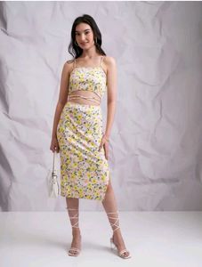 With Tag Floral waist design Dress