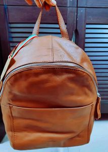 Leather 🎒  Bagpack