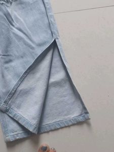 Distressed Wide Leg Jeans