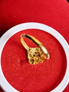 Elegant Gold Ring