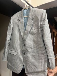 🧥 Light Grey Textured Men’s Blazer