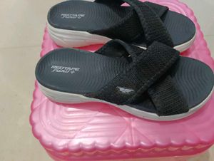 Red Tape Flow+ Black Criss-Cross Slides