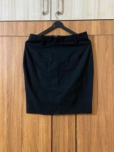 Stunning Black Skirt😘😘