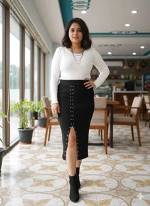 Chic Black Pencil Skirt