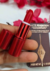 Charlotte Tilbury Lipstick (Hollywood Vixen)