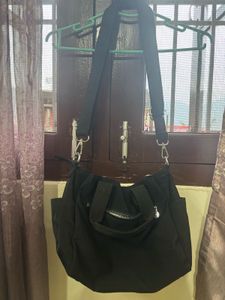 BLACK HAND/ SHOULDER/ CROSSBODY BAG