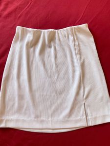H&amp;M White Mini Skirt