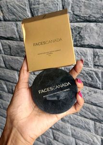 Facescanada BEIGE Weightless Compact Powder