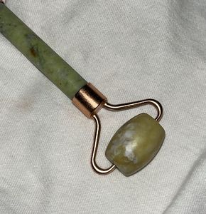original jade roller💚🌿