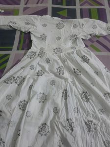 white anarkali suit with quarter sleeves