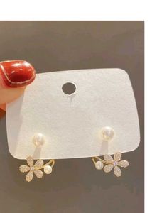 Earring Sti