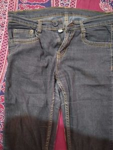 Stylish Cropped Denim Jeans