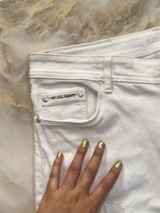 White Ripped Jeans 👖