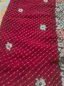 Elegant marun Embroidered Saree