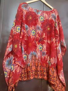 Red🔴 Floral Printed Top For 44 Bust