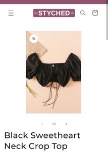 🖤Black Sweetheart Neck Crop Top🖤