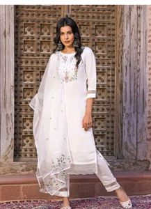 Women New Embroidered Kurta Set