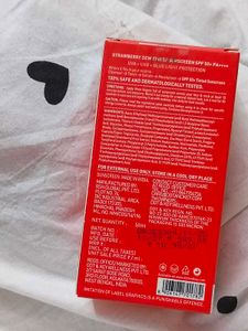 Dot &amp; Key Strawberry Sunscreen