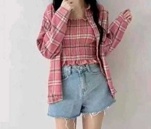 Red crop top With Denim Shorts