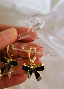 Bow Black Earrings