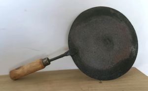Iron Tawa &amp; Handle By wood