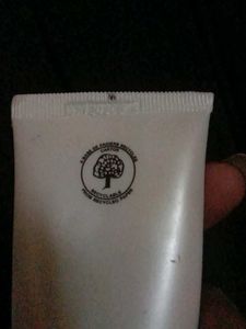 I Am Selling Aloe White Foundation