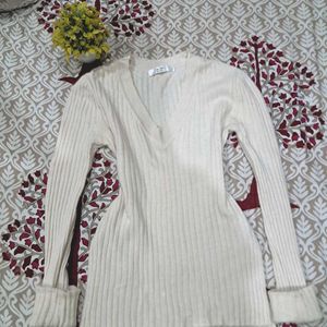 Ribbed V-Neck Knitted Top