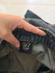 Distressed Wide Leg Jeans ( waist 28,30)