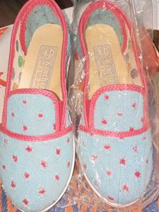 Cute Blue 👟 shoes Dot Flats