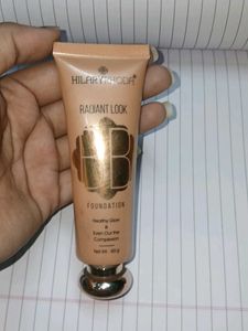 Hilary Rhoda Radiant Look Foundation