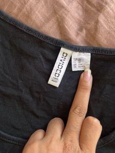 H&amp;M Black Fitted Crop Top