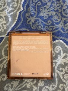 Huda Beauty Light Nude Obsession Eyeshadow Palett
