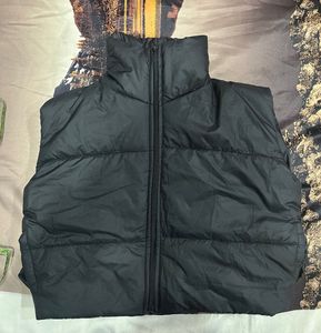 Used womens crop sleeveless jacket