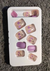 Press-On Nail Set