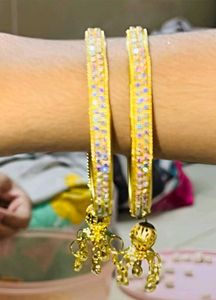 Golden Ladies Metal Jhumka