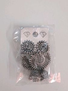 1 Jhumkis Pair