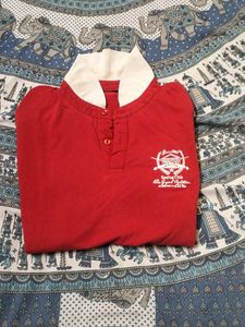 Red T-shirt White Caller