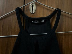 Bershka Black Keyhole Cut-out Crop Top