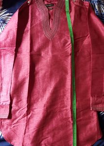 Brand New Luxurious Kurta, Never Worn. Best For Navaratri And Merriage Functions. You Will Not Regret Buying This.