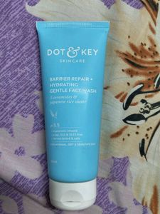 Dot & Key Face Wash