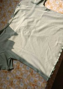 casual top with Tie Detail