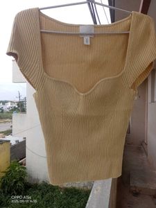 H&amp;M Ribbed Knit Top