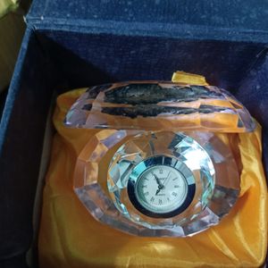 Cristal Showpiece With Watch