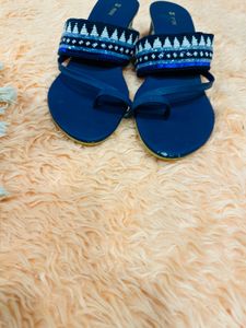 Boho Chic Navy &amp; White Toe Ring Sandals